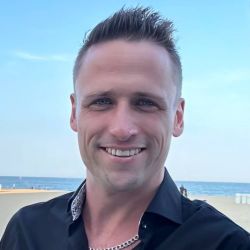 Visitez le profil de Jon4thAn de Québec, Capitale-Nationale